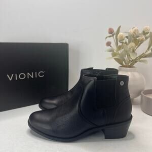 Vionic Finn Leather Comfort Block Heel Ankle Boot Black Women's 7 Wide NWB